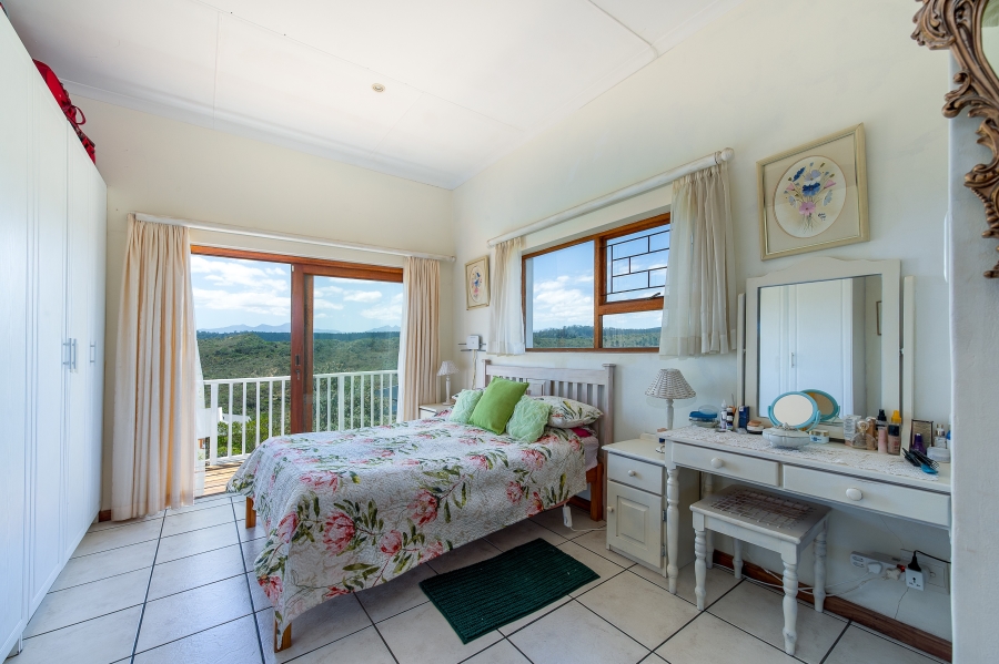 6 Bedroom Property for Sale in Cola Beach Western Cape